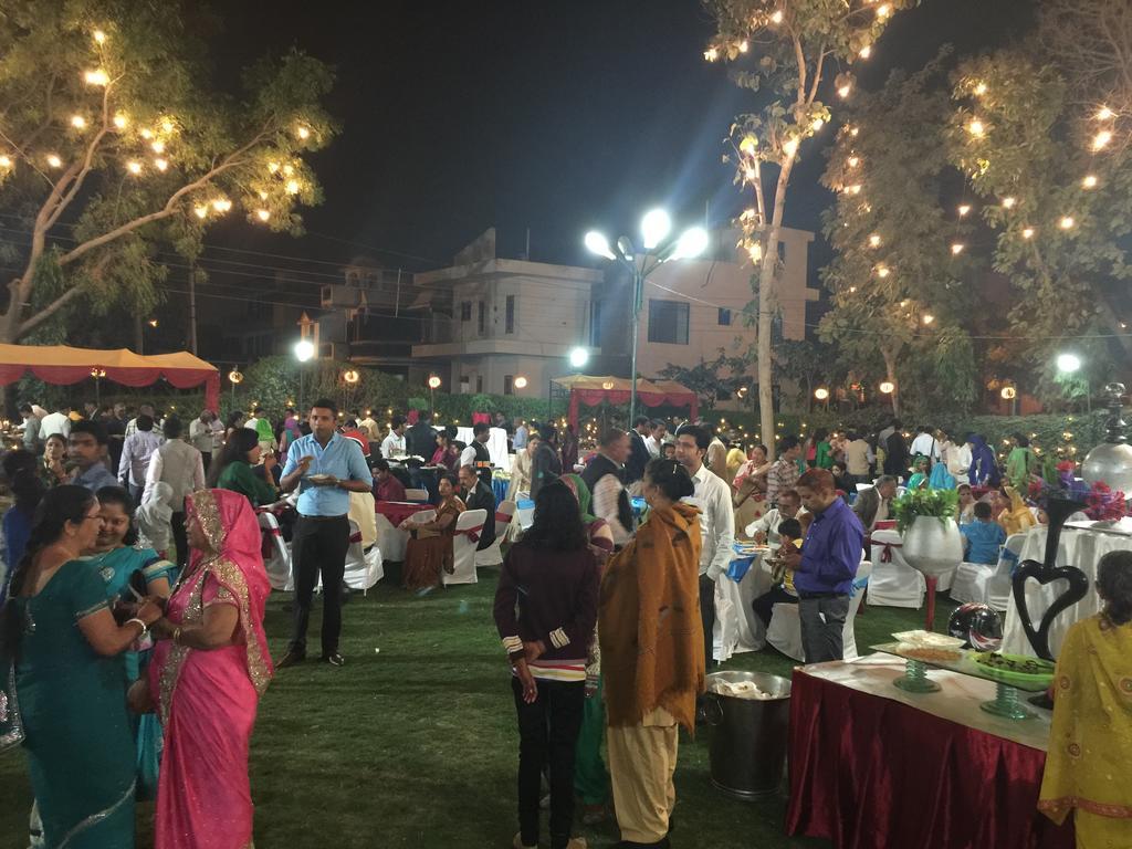Hotel Ekant Faridabad Extérieur photo