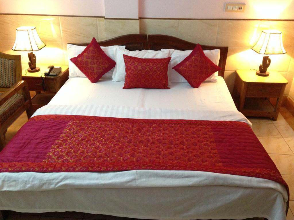 Hotel Ekant Faridabad Extérieur photo