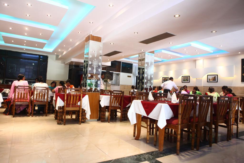 Hotel Ekant Faridabad Extérieur photo
