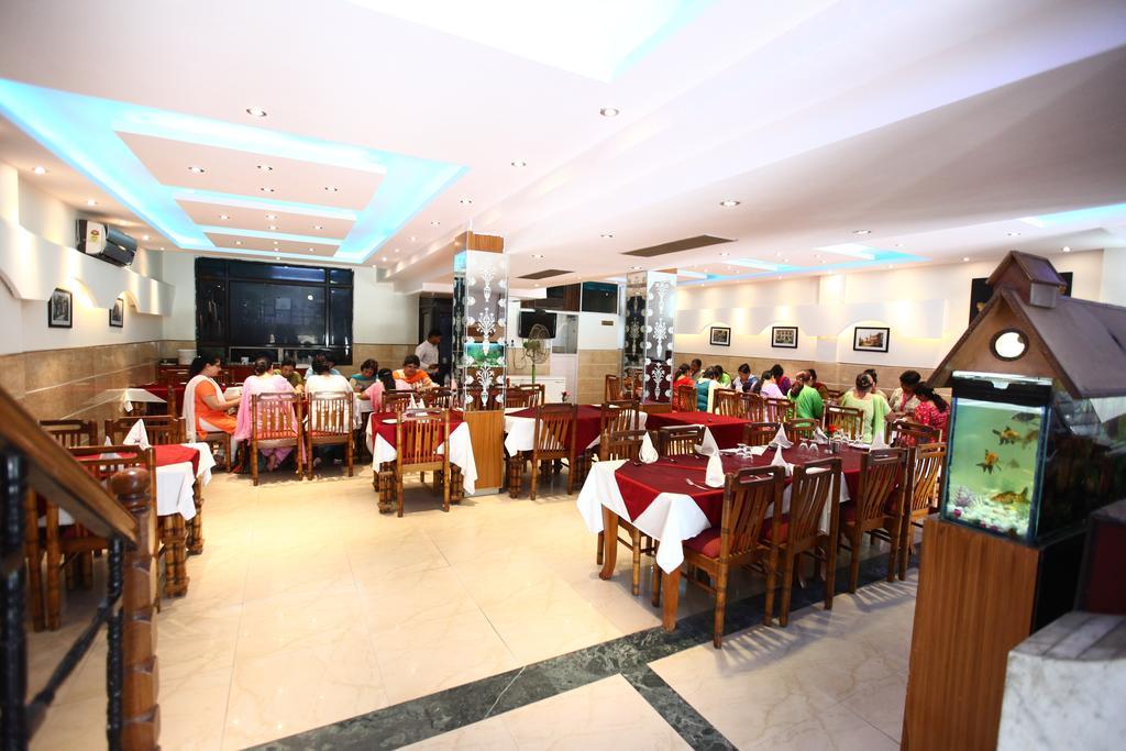 Hotel Ekant Faridabad Extérieur photo