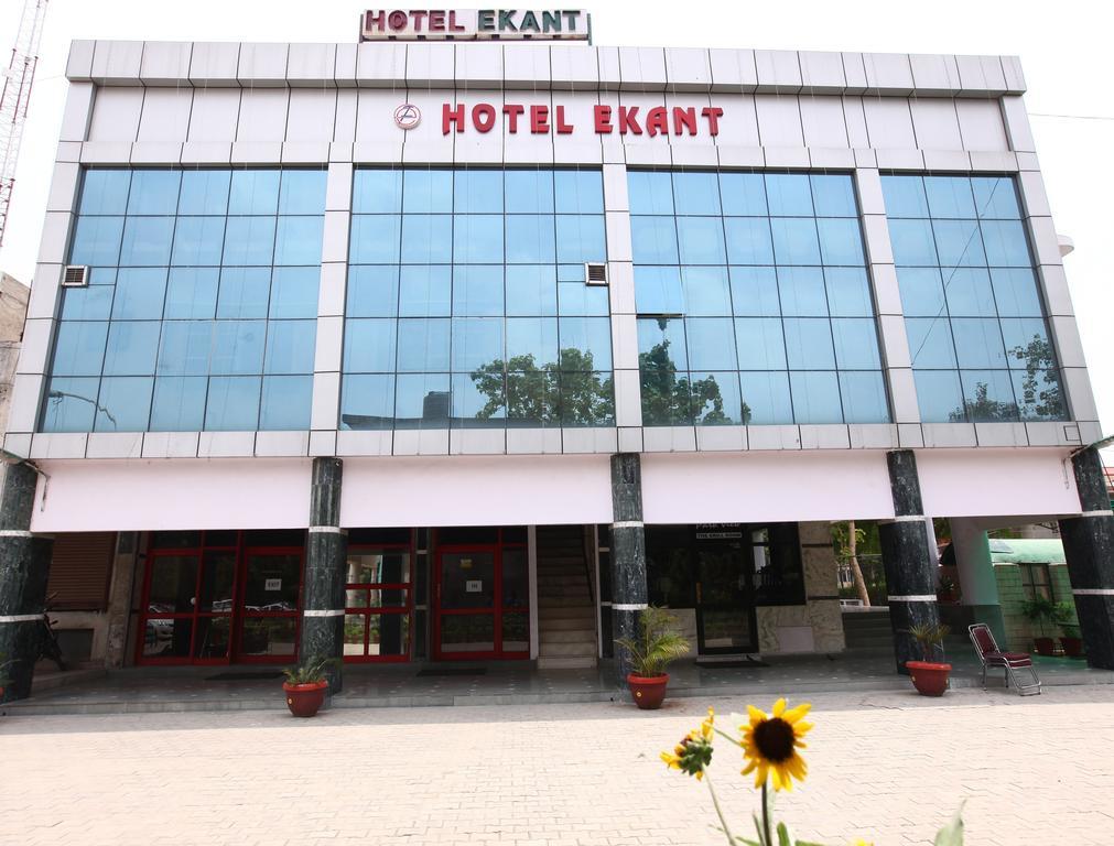 Hotel Ekant Faridabad Extérieur photo