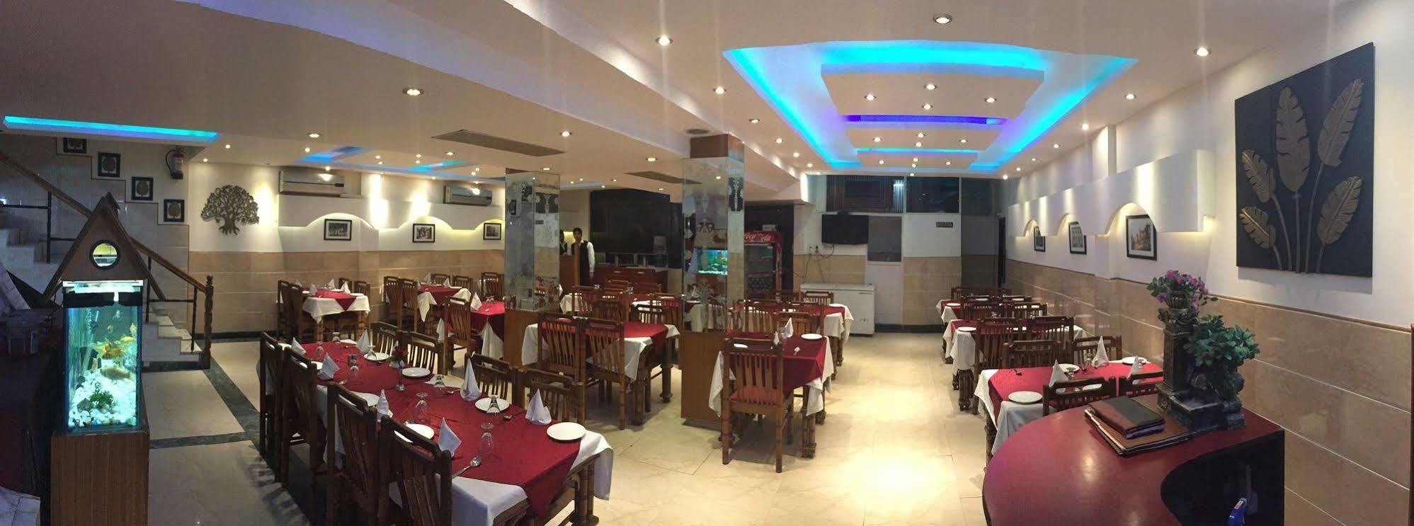 Hotel Ekant Faridabad Extérieur photo