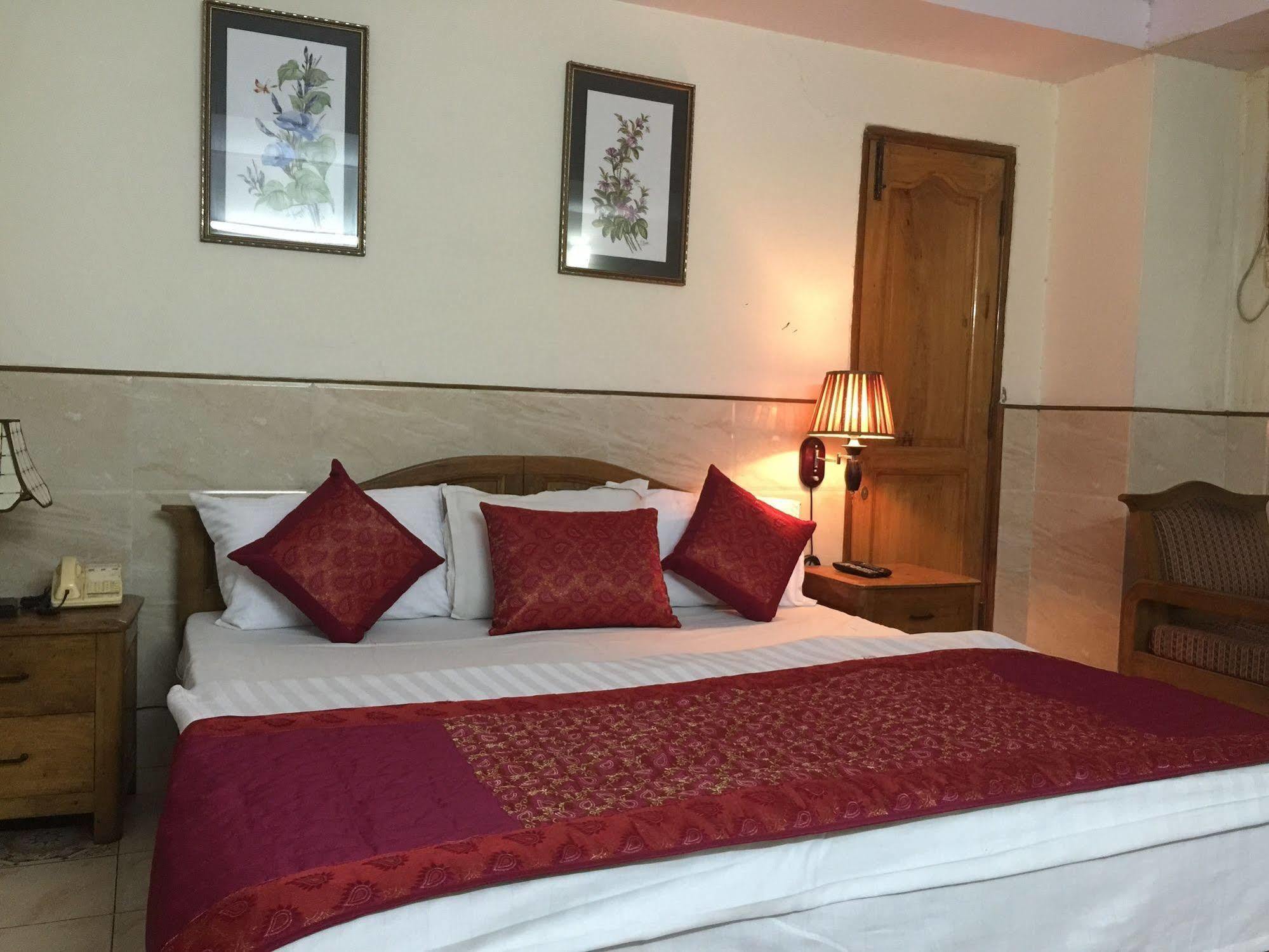 Hotel Ekant Faridabad Extérieur photo