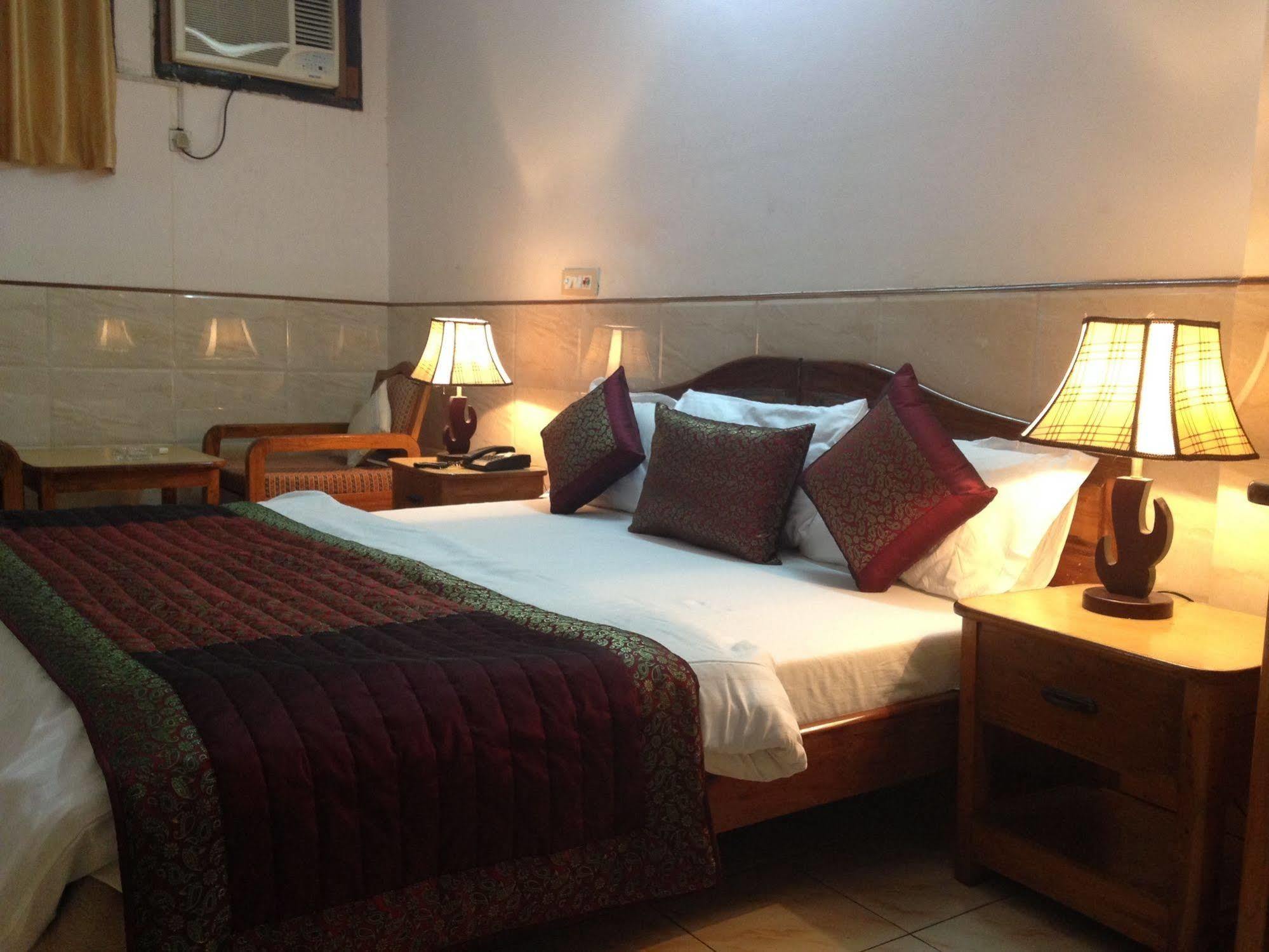 Hotel Ekant Faridabad Extérieur photo