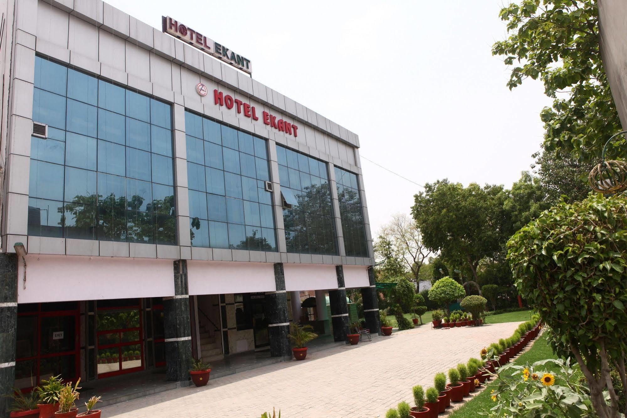 Hotel Ekant Faridabad Extérieur photo