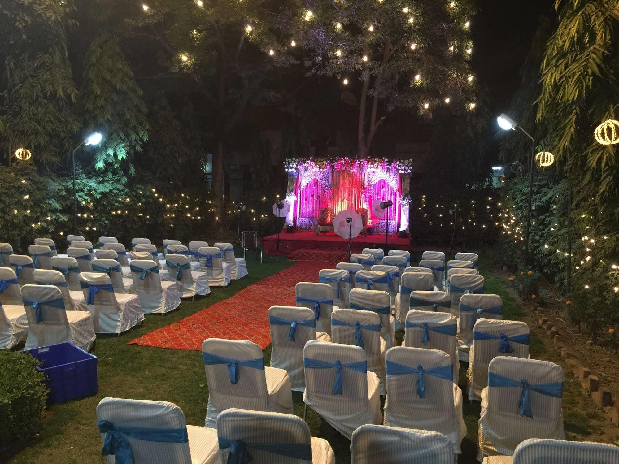 Hotel Ekant Faridabad Extérieur photo